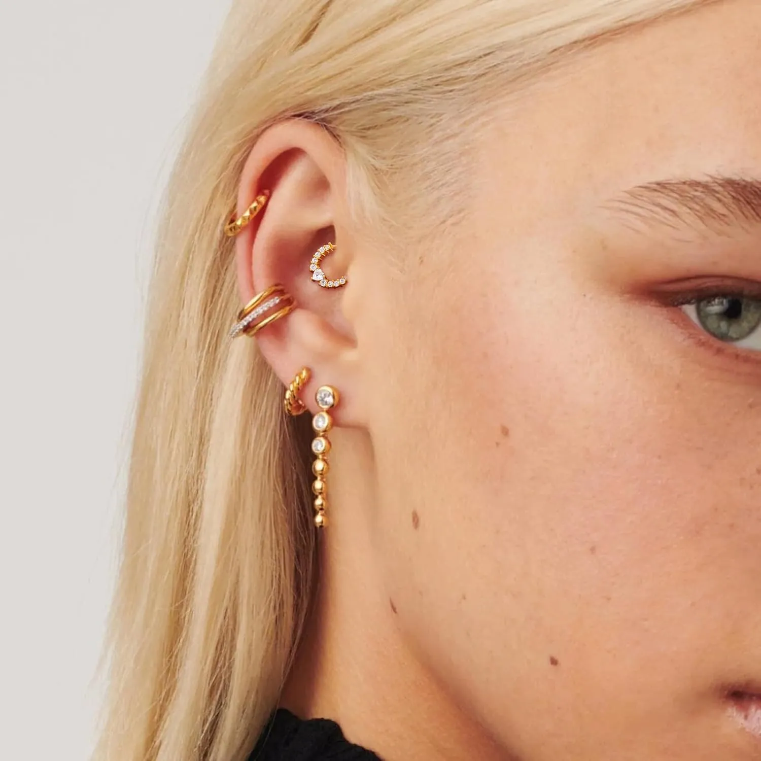 16G 8mm Clicker Nose Ring Hoop, Gold Septum Ring, 316L Stainless Steel Heart CZ Cartilage Earrings for Women, Tragus Daith Helix Piercing Jewelry