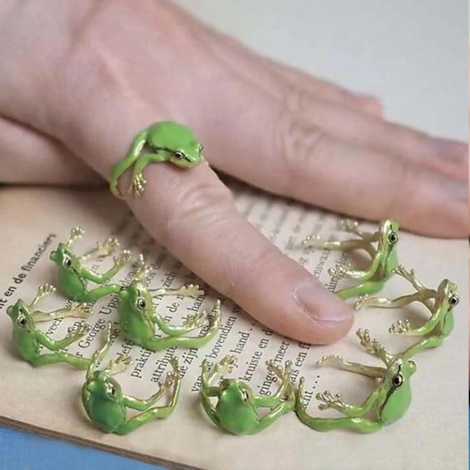 2024 Latest Tree Frog Ring Ear Cuff Adjustable Handmade Jewelry Animal Creative Vintage Punk Style Frogs Shaped Ring Earrings for Women Non Piercing