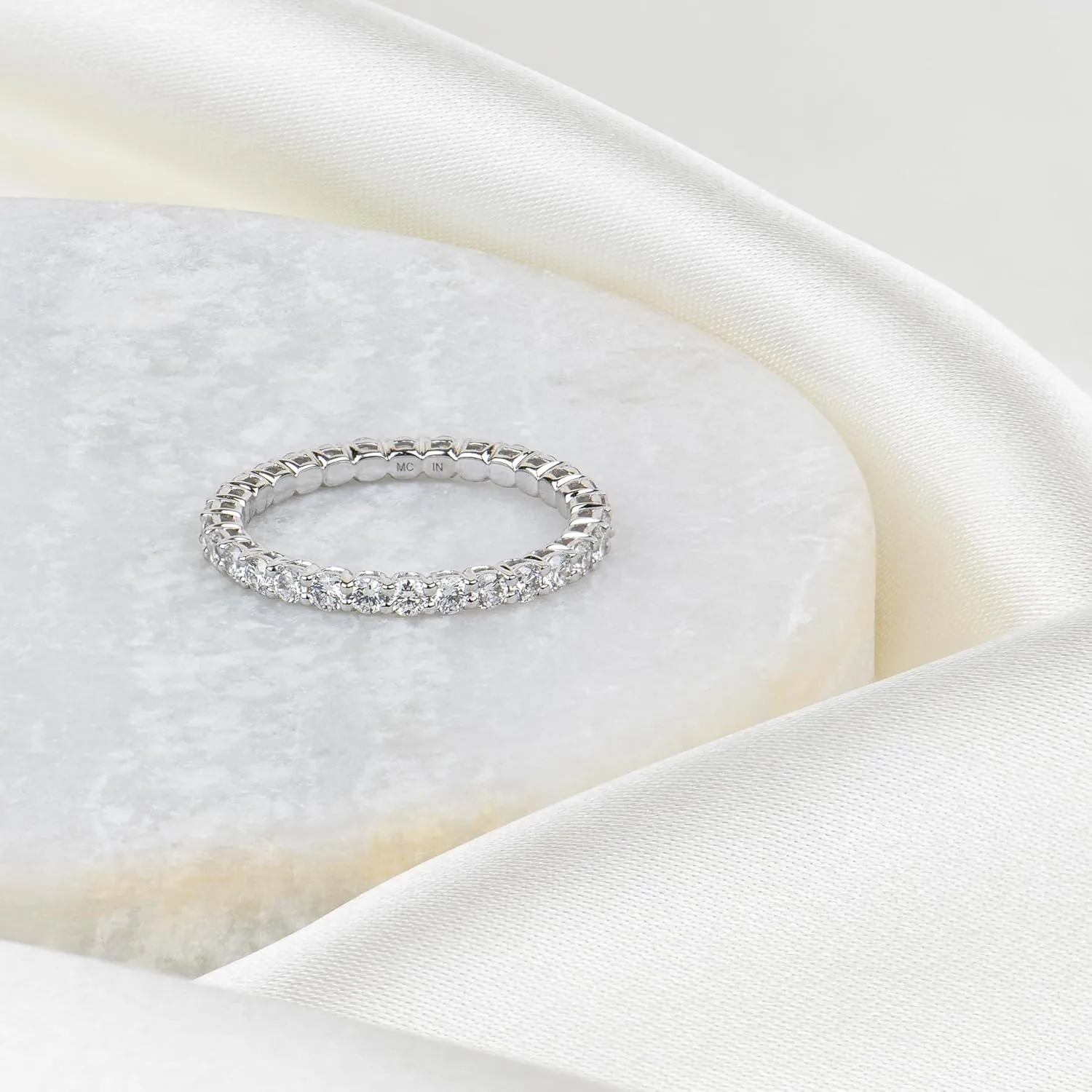 Amazon Essentials IGI Certified Lab Grown Diamond Eternity Band in Solid 14k Gold (VS1-VS2 Clarity, G-H Color) - Eternity Ring - Stackable Rings for Women