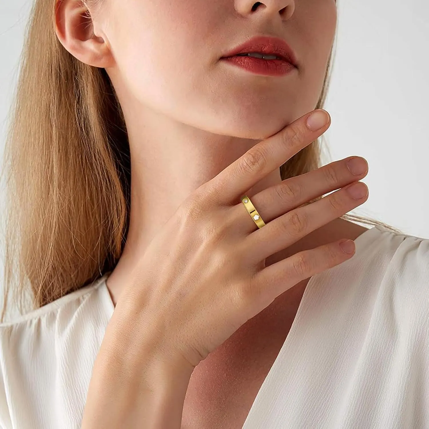 AmorArtSky 18k Gold Five Leaf Clover Dainty Inlaid Zircon Ring for Women:Fashion Lucky Five Leaf Love Promise Rings Stainless Steel Wedding Band Promise Ring Jewelry Birthday Gifts for Women