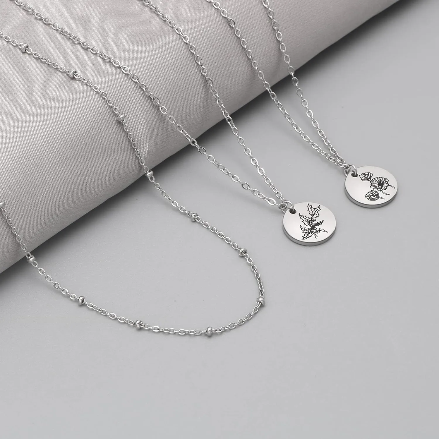 Birth Month Flower Pendant Necklace 18K Gold Plated Dainty Simple Month Birth Floral Disc Pendant Engrave Coin Necklace Minimalist Delicate Mom Daughter Gift for Her