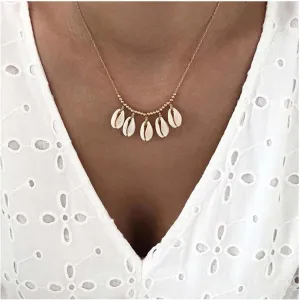 Boho Layered Shell Necklace Cowrie Pendant Necklace Multiple Sea Shell Dangle Necklace Choker Summer Beach Gold Necklace Chain Jewelry for Women