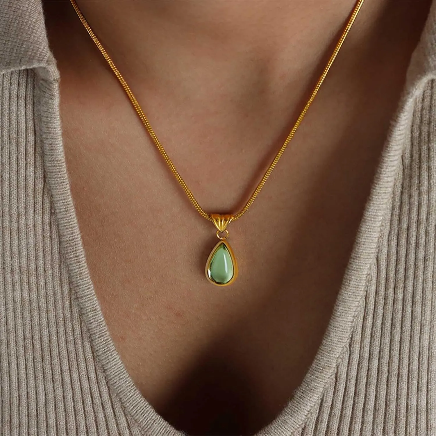 Boho Peridot Teardrop Necklace Gold Green Gemstone Necklace Peridot Stone Necklace August Birthstone Necklace Chain Peridot Pendant Necklace Jewelry for Women