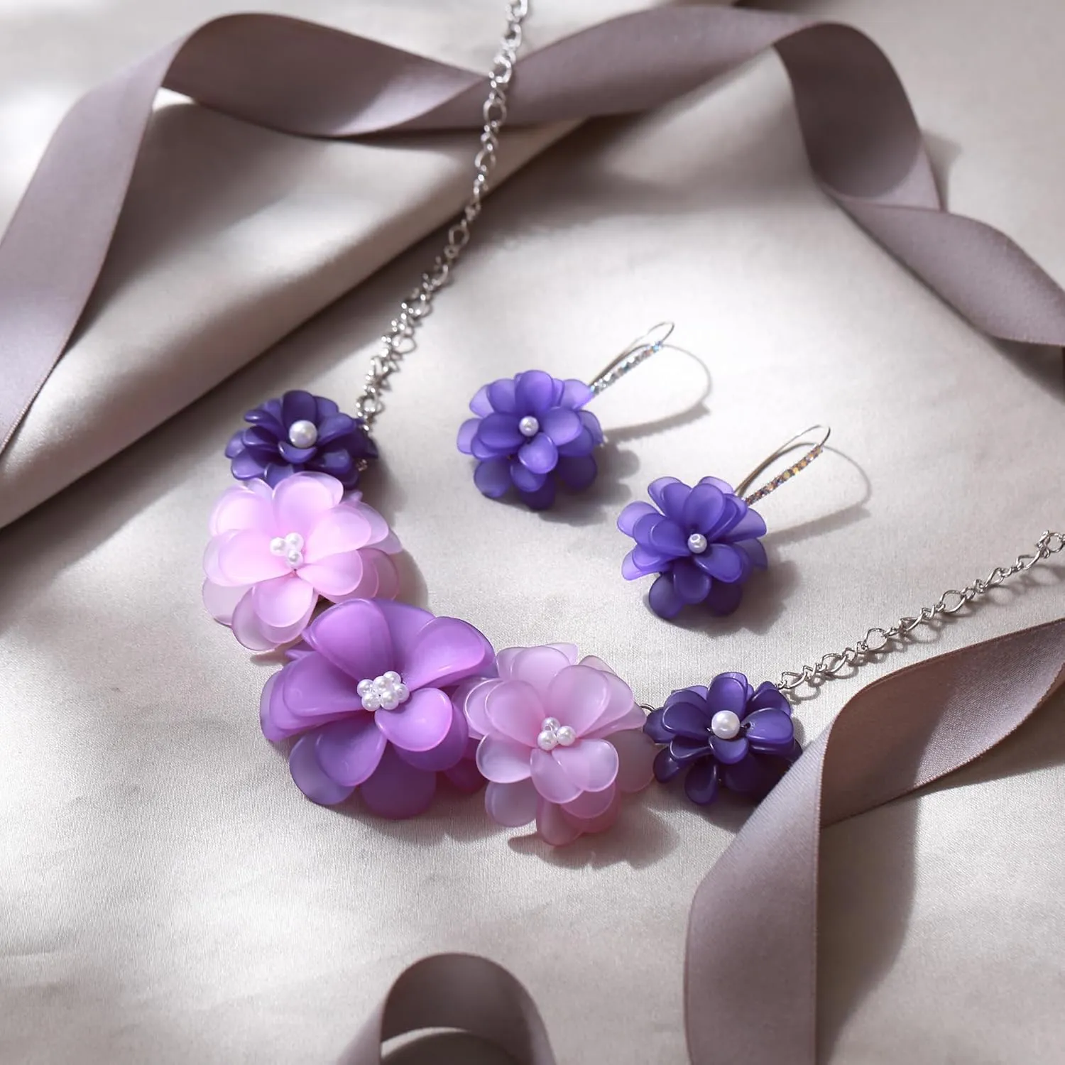 EVER FAITH Flower Collar Necklace, Faux Pearl Floral Summer Beach Statement Choker Necklaces Dangle Earrings for Women, Handmade Fashion Boho Party Prom Jewelry Accessories