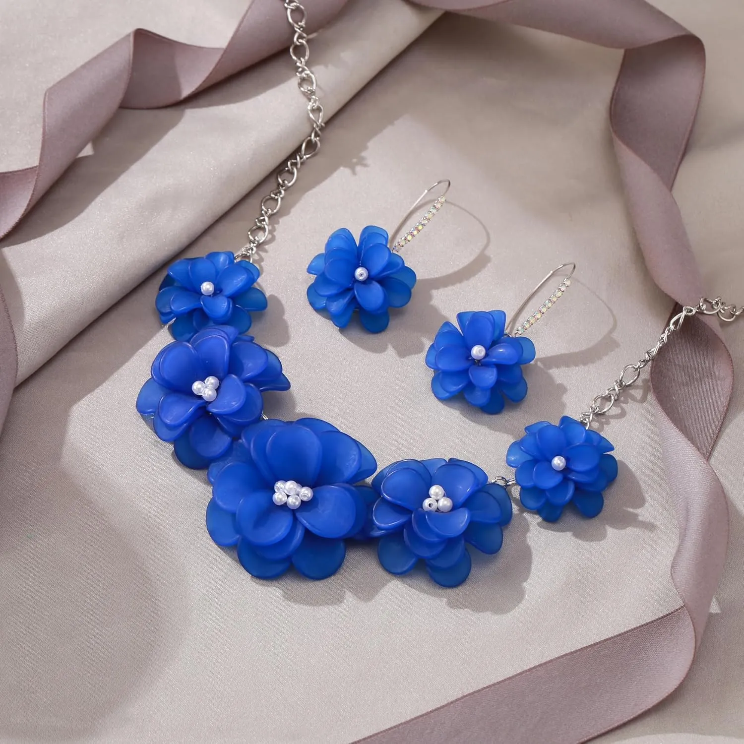 EVER FAITH Flower Collar Necklace, Faux Pearl Floral Summer Beach Statement Choker Necklaces Dangle Earrings for Women, Handmade Fashion Boho Party Prom Jewelry Accessories