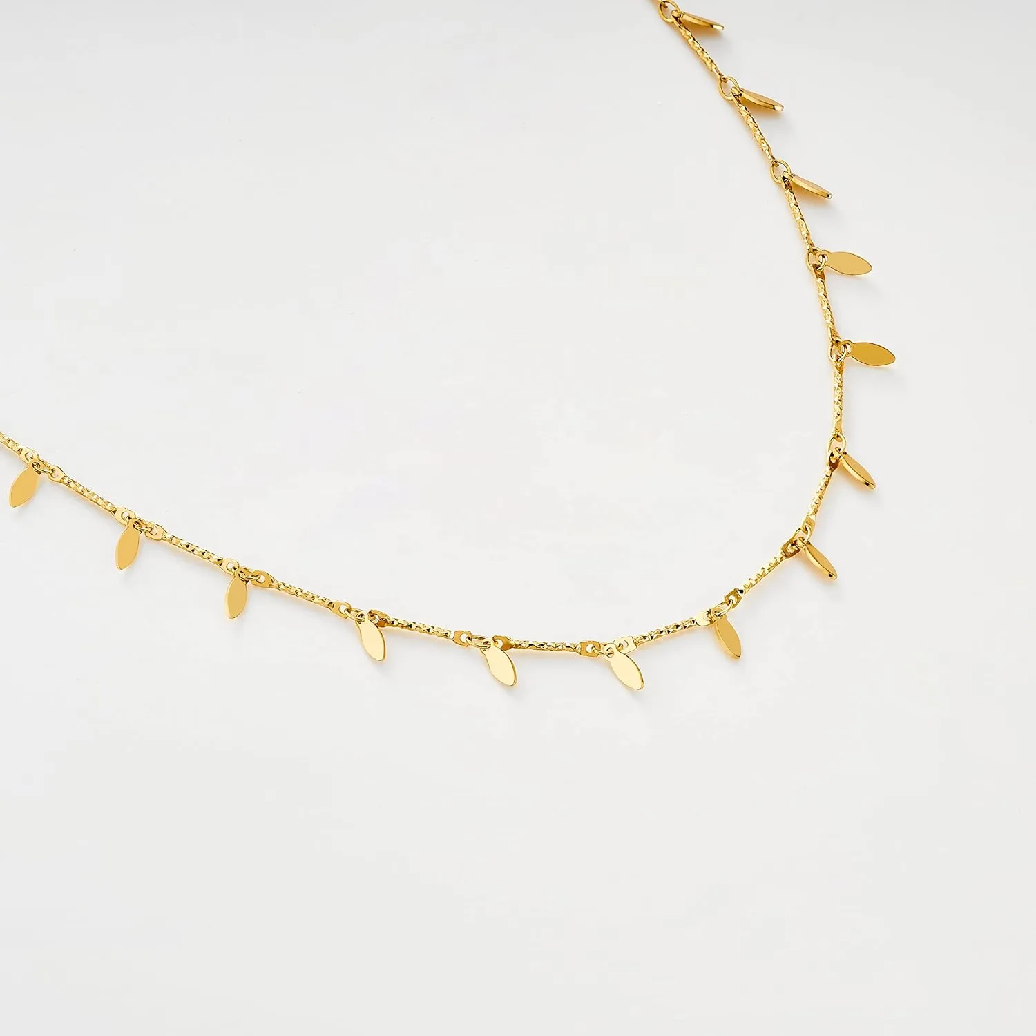 Fettero Cute Choker Necklace for Women Colorful Daisy Flower Choker Cute Chain Choker Necklace Delicate Fashion Gold Dainty Simple Necklace for Women Jewelry Gifts
