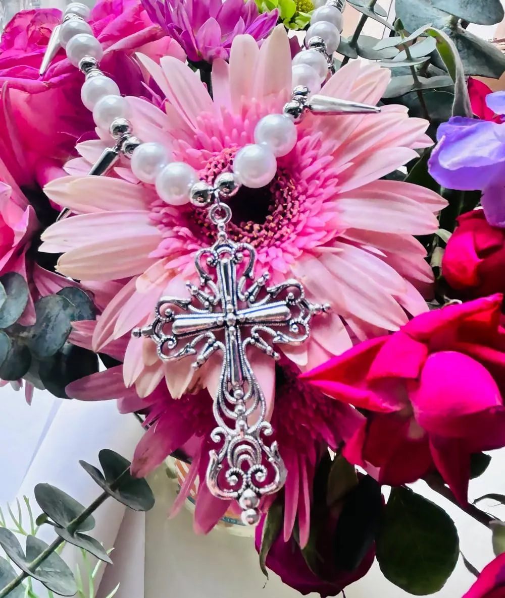 Gothic Cross Pearl Choker Necklace Y2k Chrome Silver Western Statement Chunky Cross Charm Necklace Heart Romantic Goth Cross Spiked Emo Grunge Ball Chain Necklace for Women