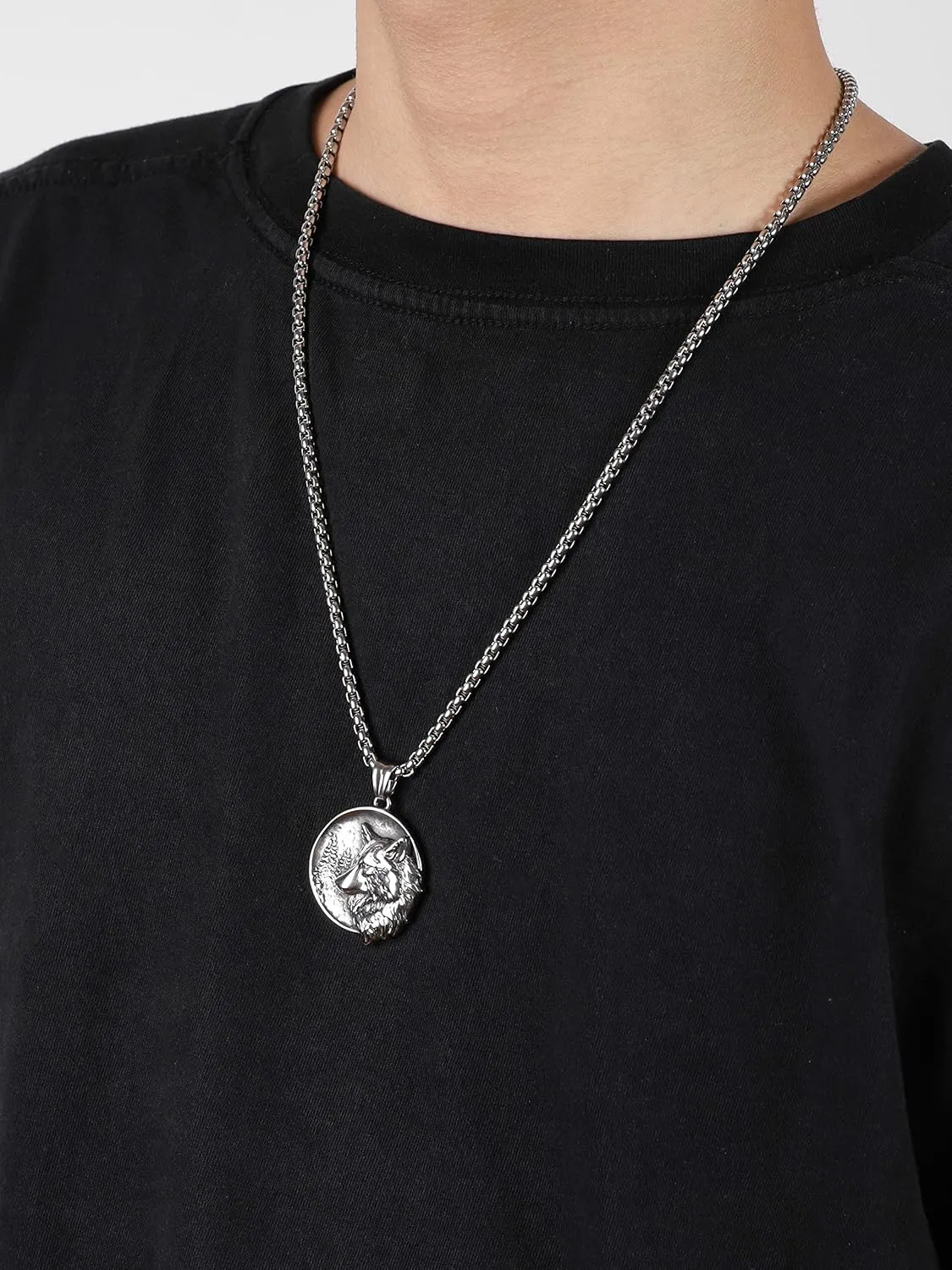 HAQUIL Wolf Necklace, Animal Totem Medallion Pendant, Wolf Jewelry Gift for Men and Women