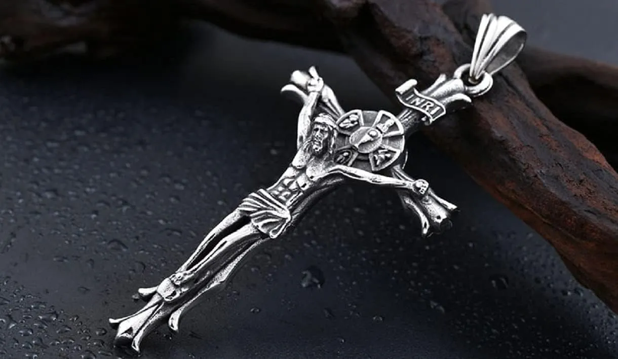 Jesus Crucifix Pendant, Crucifix Cross Necklace for Men, Jesus Cross Necklace Cross Jewelry, Hip Hop Cross Charm Necklace Stainless Steel Punk Cross Religious Pendant Necklace for mens