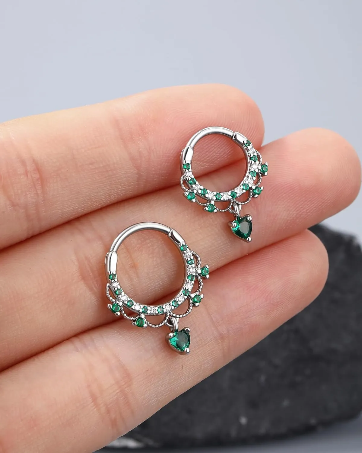Jewseen 16g Cartilage Hoop Earrings Heart Dangle Septum Rings Septum Jewelry Cubic Zirconia Septum Hoop for Women Men