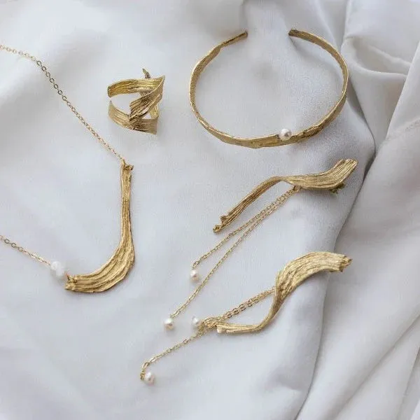 Kalliope Collection Wavy Pearl