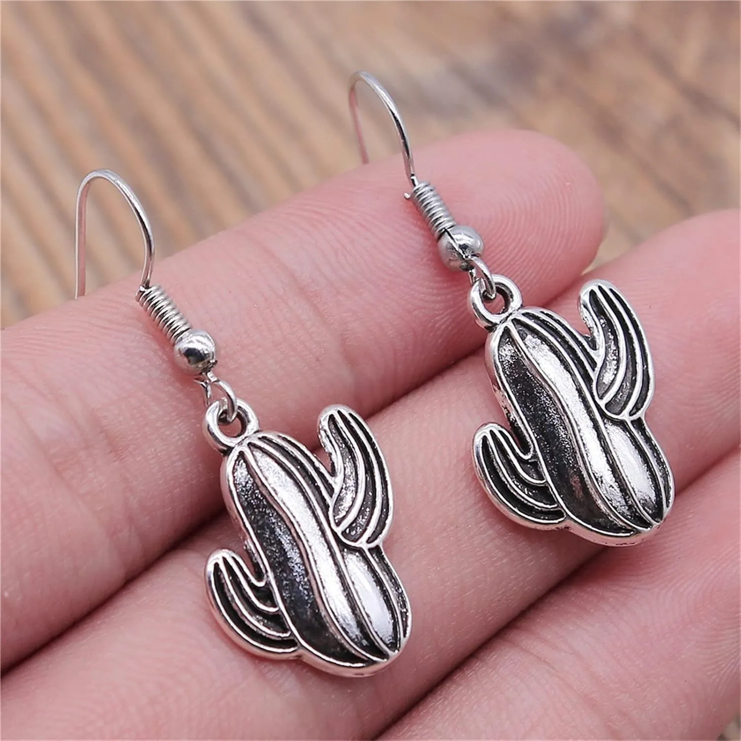 MALOYANVE Antique Silver Desert Cactus Earrings for Women Unique Bohemian Vintage Western Tropic Desert Cactus Flower Dangle Drop Plant Earrings Jewelry Gifts