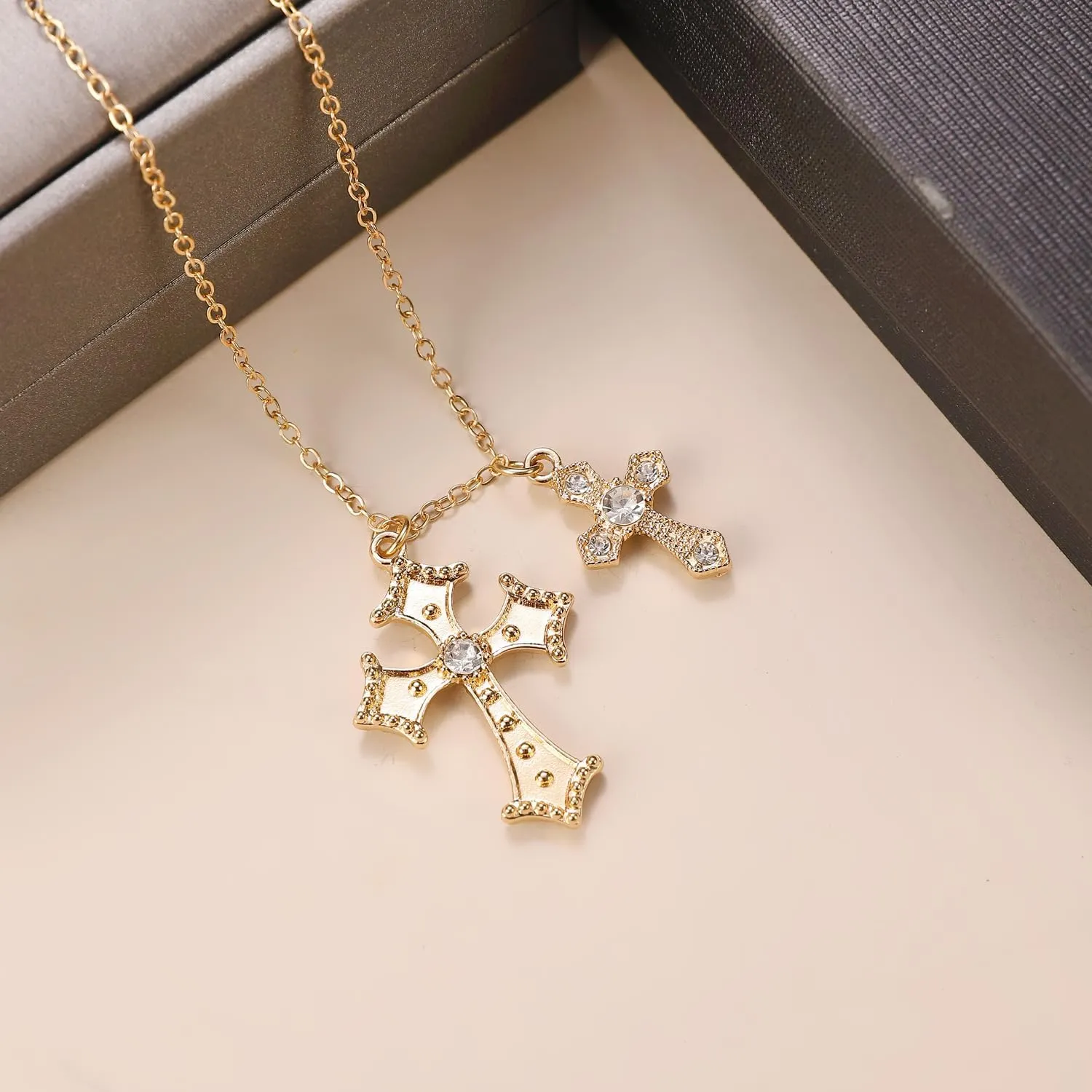 ONLYJUMP Cross Necklace for Women Dainty Gold Silver Plated Double Cross Pendant Necklace Minimalist Trendy Cross Charm Link Chain Choker Delicate Faith Jewelry Religious Gifts