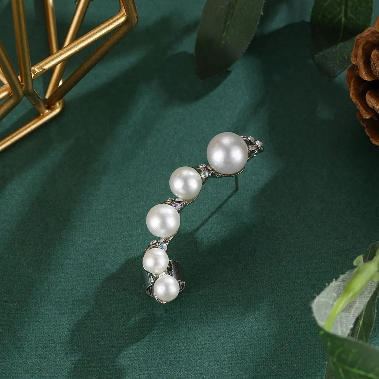 Pearl Stud Ear Clips for Women Fashion zircon Stud Ear Clips Gold Pearl Ear Cuff Clip Earrings Bridesmaid Bridal Wedding Jewelry