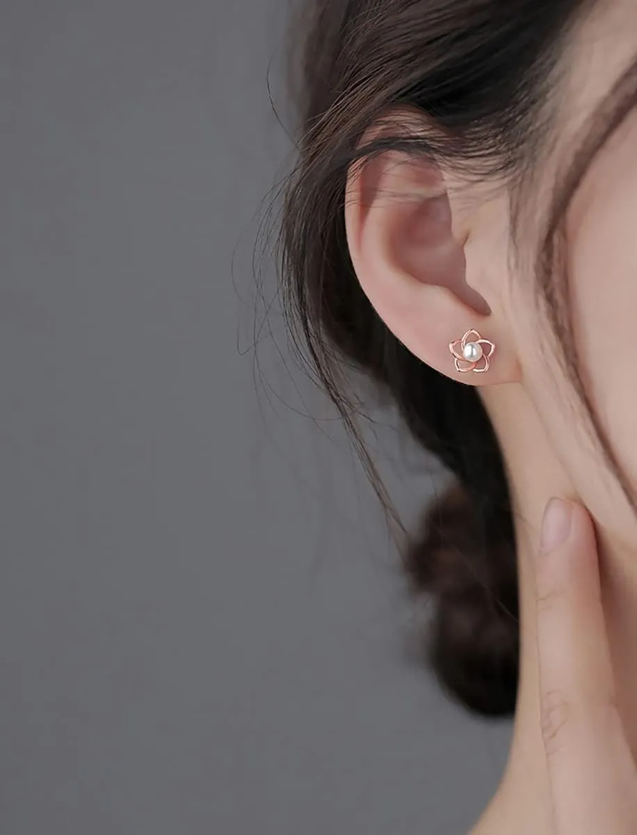 Reffeer 925 Sterling Silver Small Pearl Flower Earrings Studs for Women Teens Unique Petite Flower Studs Earrings