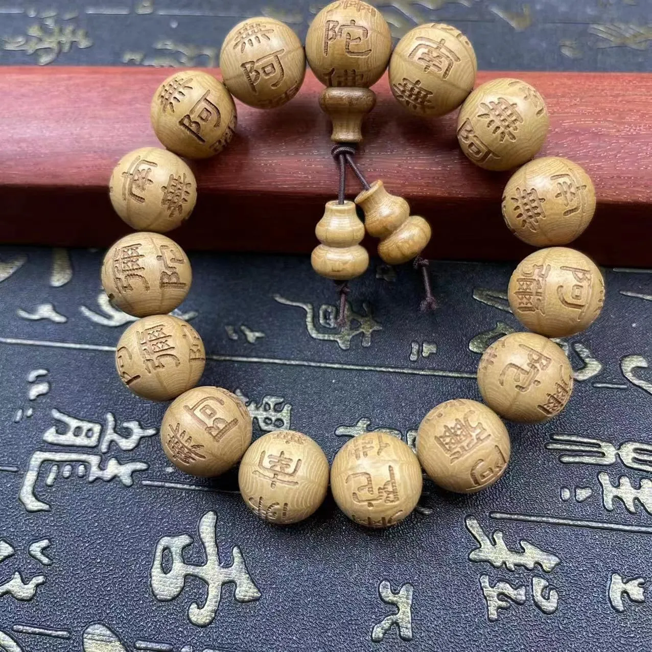 Sandalwood Buddhist bead bracelet, Buddhist prayer beads for men and women, wooden bracelet for meditation and calmness, bracelet