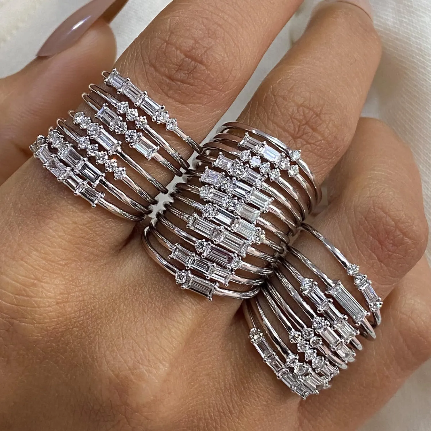 SAVEARTH DIAMONDS 26 Pcs Knuckle Rings Set for Women, Dainty Stackable Joint Finger Rings, Baguette And Round Shape Lab Grown Diamond In 14K Solid Gold Jewelry Stacking Midi Rings Pack