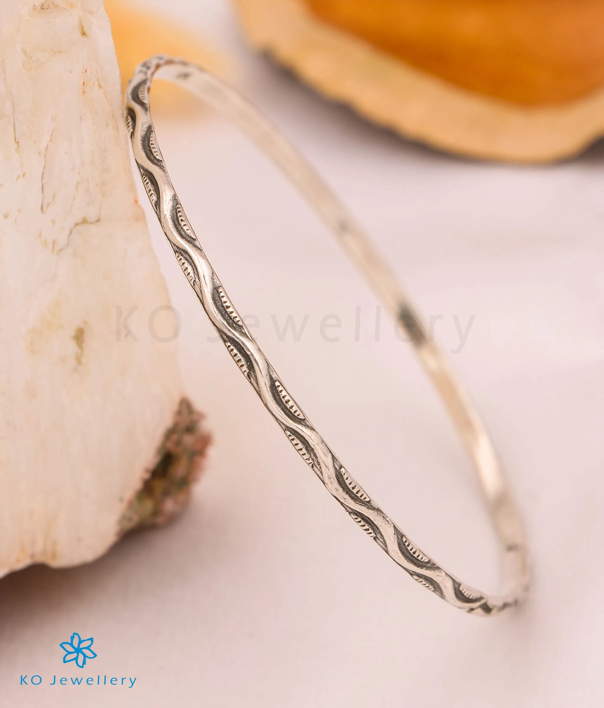 The Adya Silver Bangle (Size 2.4)