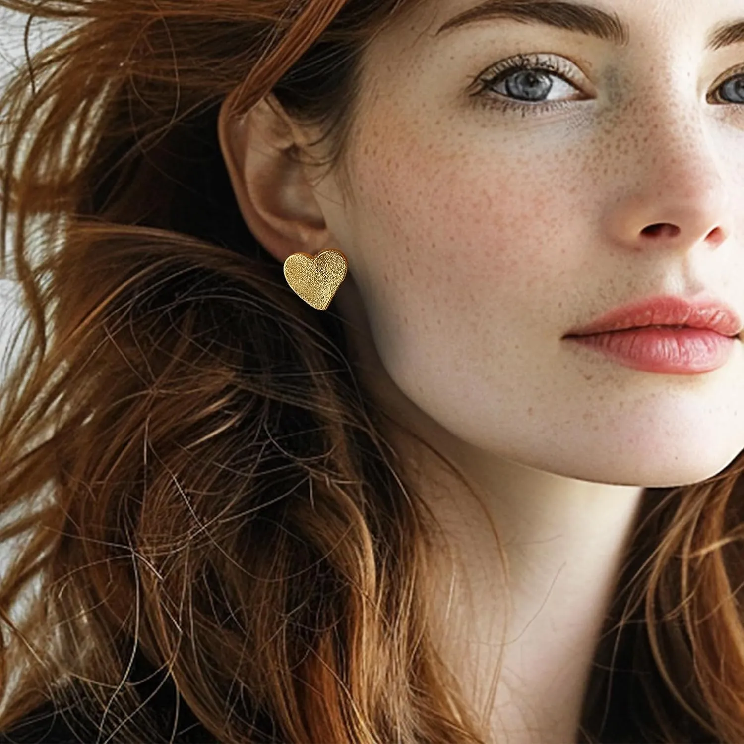 Vintage Textured Huggie Hoop Earrings Stud Earrings for Women, 18K Gold Plated Chunky Hoop Earrings, Hammered Heart Oval Round Disc Earrings