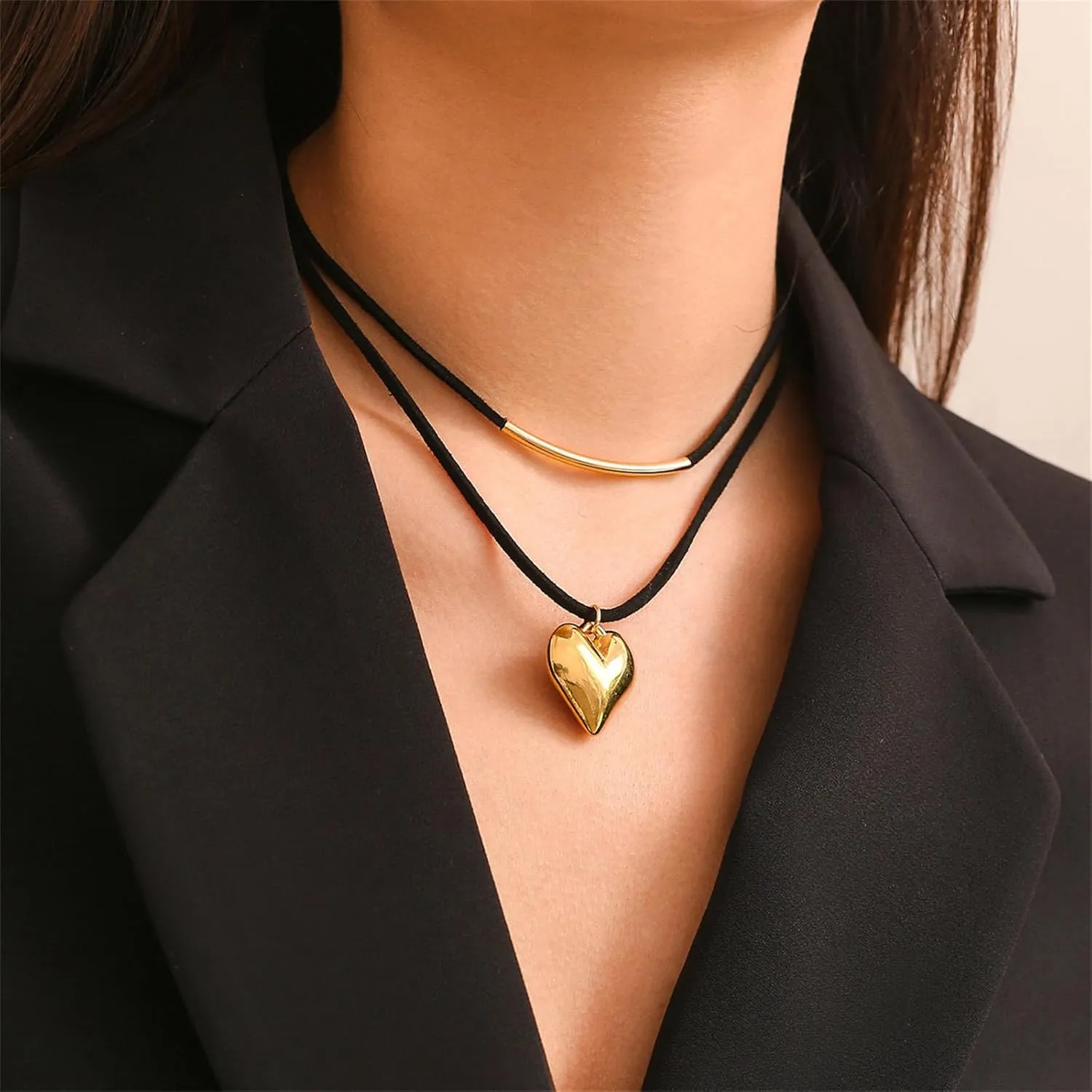 WCRAZYE Gold Heart Chunky Necklaces for Women 14K Gold Plated Layered Chunky Heart Choker Necklace Vintage Heavy Metal Thick Chain Necklace Statement Necklace Y2K Grunge Jewelry Gifts