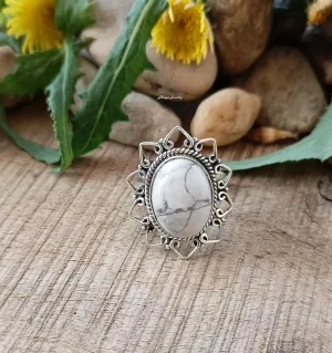 White Howlite Ring, Sterling Silver Ring, Antique Ring, Oval Shape Ring, Boho Style, Turquoise Howlite Ring, Promise Ring, Buffalo Ring, Bridesmaids Gift, Healing Crystal, Gypsy Ring, Vintage Style